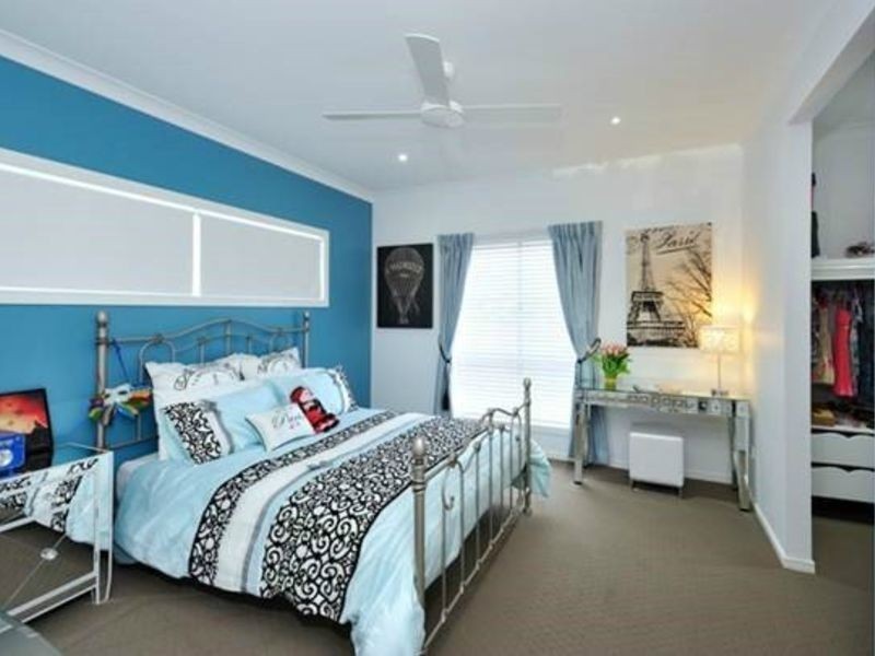 25 Barbuda Circuit, Kawana Island QLD 4575