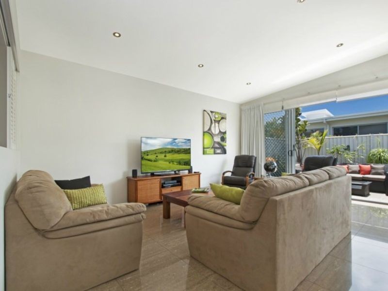 5 Nevis Court, Kawana Island QLD 4575