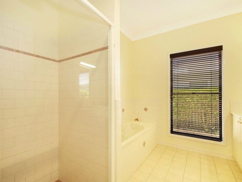 3 Bahamas Circuit, Kawana Island QLD 4575