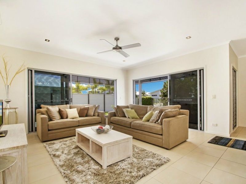 1 Panama Court, Kawana Island QLD 4575