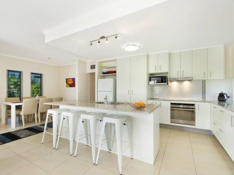 1 Panama Court, Kawana Island QLD 4575