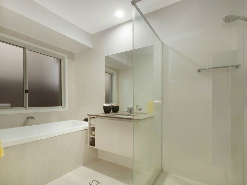 49 Lamatia Drive (Brightwater), Mountain Creek QLD 4557