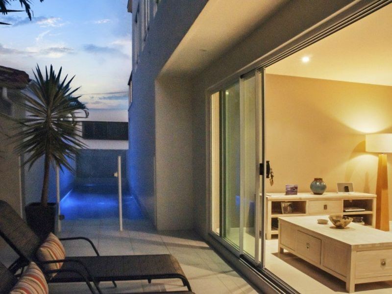 12 Barbuda Circuit, Kawana Island QLD 4575