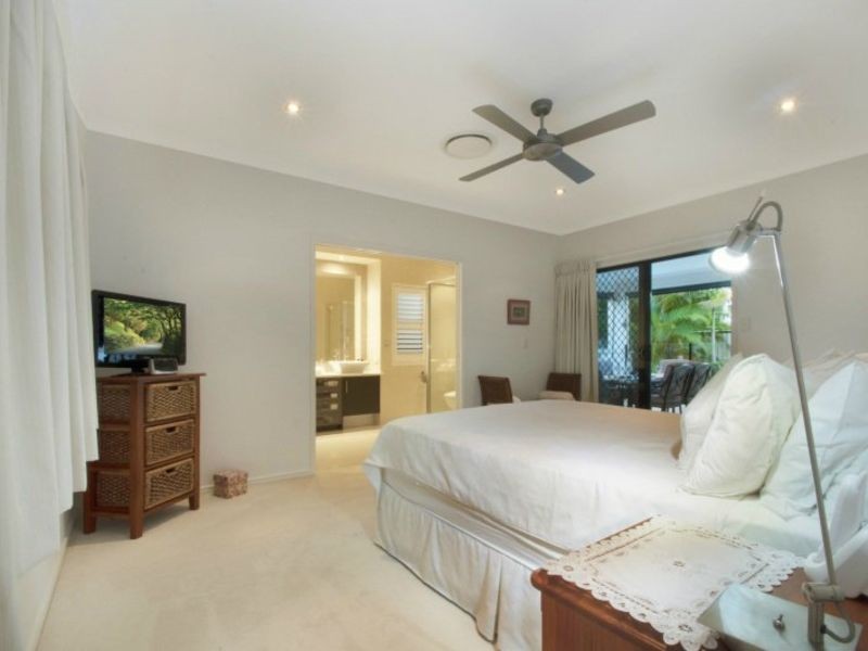 16 Cuba Court, Kawana Island QLD 4575