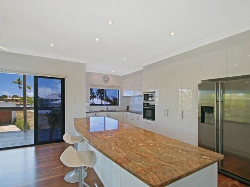 7 Corfu Street, Kawana Island QLD 4575