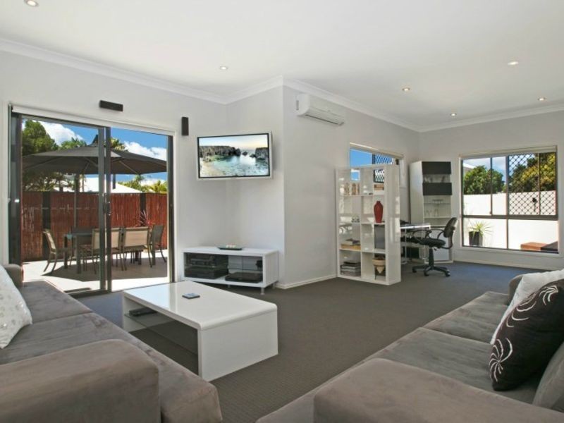 7 Corfu Street, Kawana Island QLD 4575