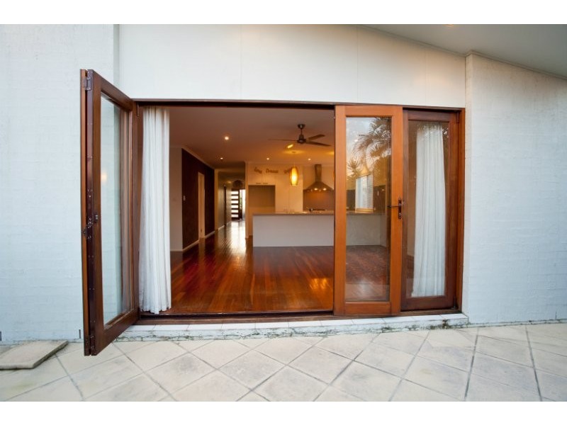 6 Margarita Court, Kawana Island QLD 4575