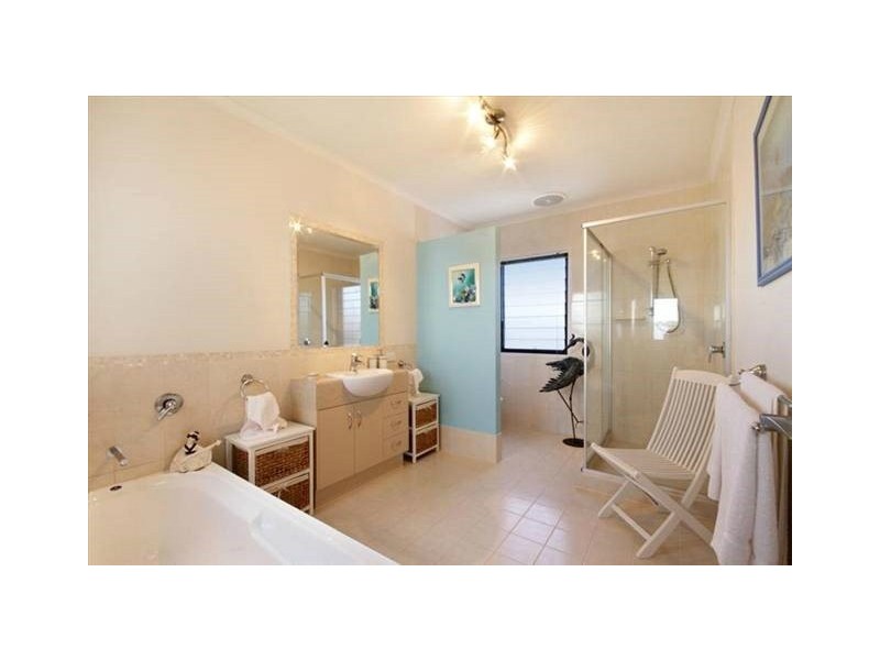 4 Mauritius Crescent, Kawana Island QLD 4575