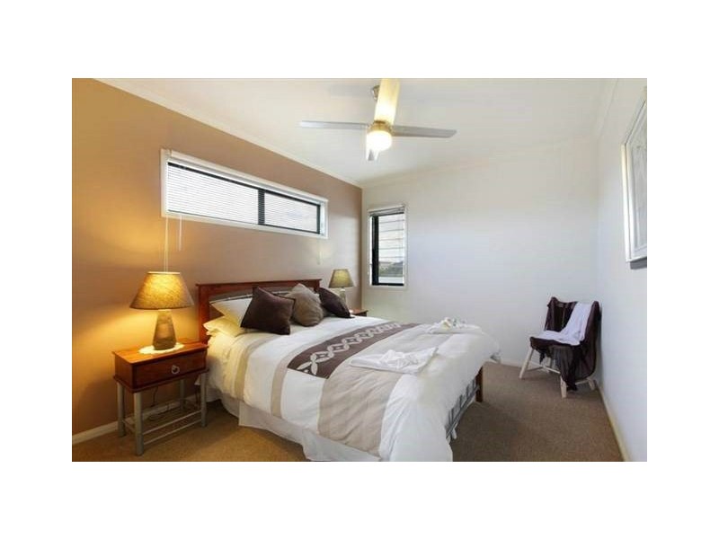 4 Mauritius Crescent, Kawana Island QLD 4575