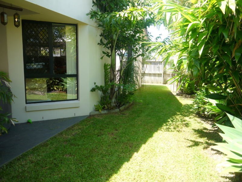 8 Trinidad Street, Kawana Island QLD 4575