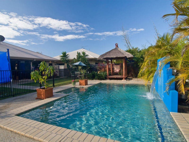 21 Bonaire Court, Kawana Island QLD 4575