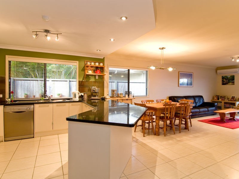 21 Bonaire Court, Kawana Island QLD 4575