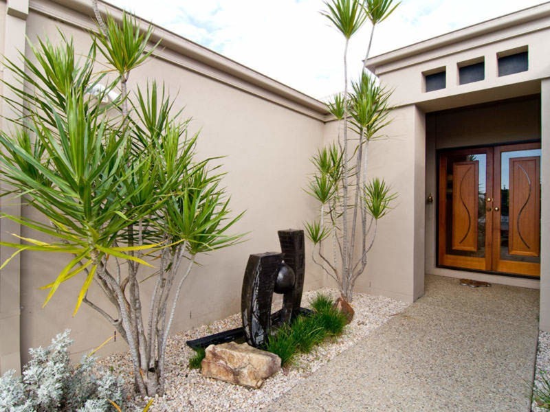 21 Bonaire Court, Kawana Island QLD 4575