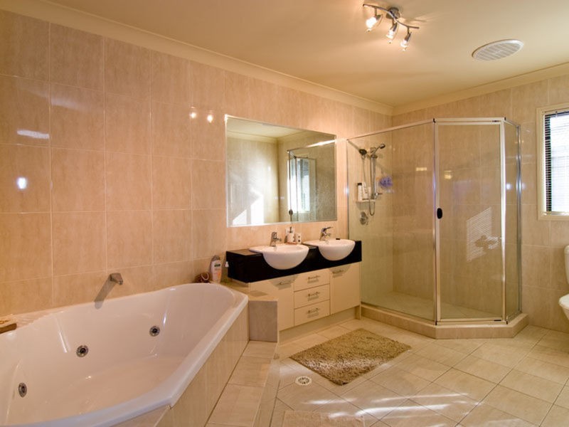 21 Bonaire Court, Kawana Island QLD 4575