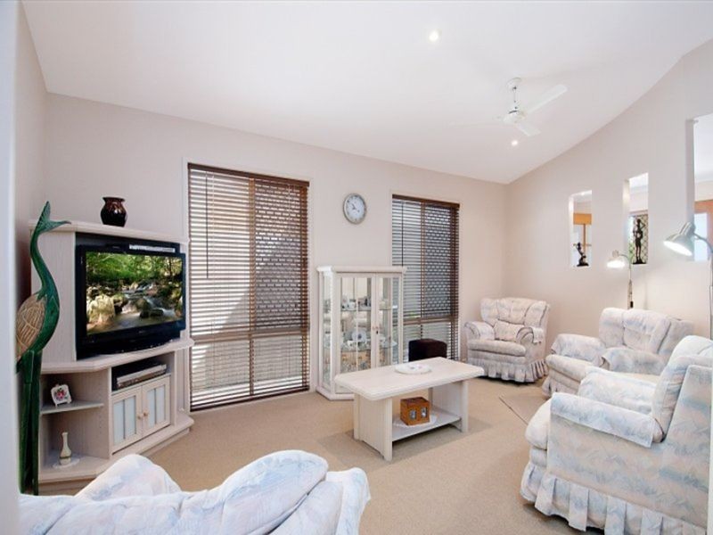 9 Bahamas Circuit, Kawana Island QLD 4575