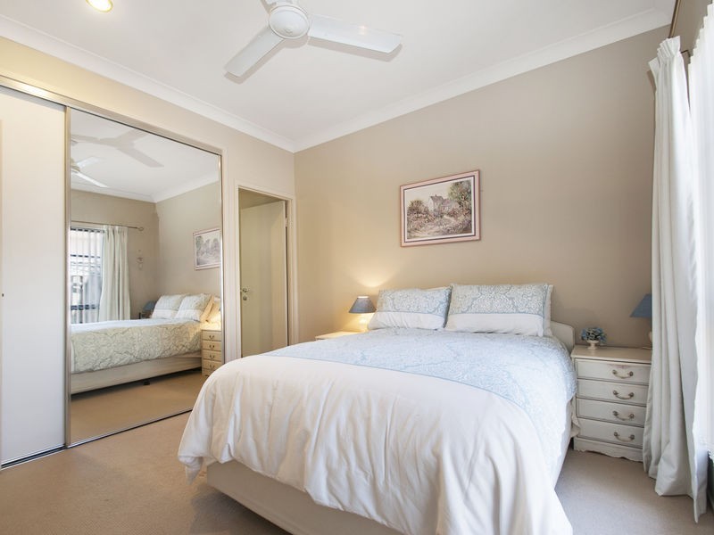 115/2 Grand Parade, Kawana Island QLD 4575