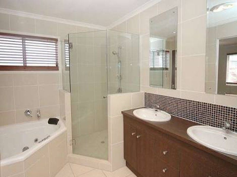 11 Abaco Street, Kawana Island QLD 4575