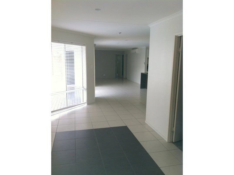 11 Abaco Street, Kawana Island QLD 4575