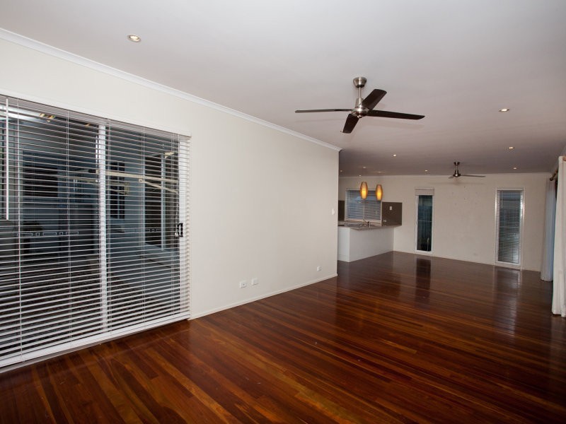 6 Margarita Court, Kawana Island QLD 4575