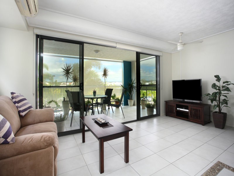 18/4 Grand Parade, Kawana Island QLD 4575