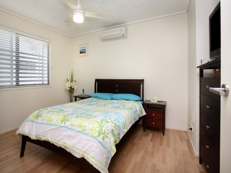 18/4 Grand Parade, Kawana Island QLD 4575