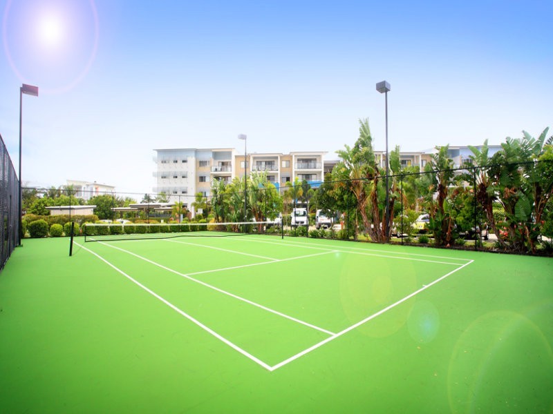 18/4 Grand Parade, Kawana Island QLD 4575