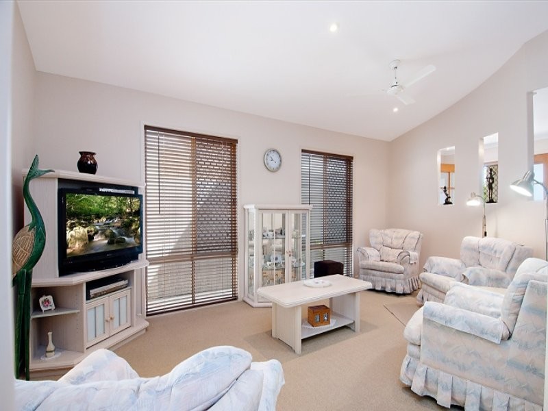 9 Bahamas Circuit, Kawana Island QLD 4575