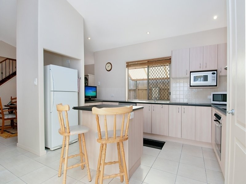9 Bahamas Circuit, Kawana Island QLD 4575