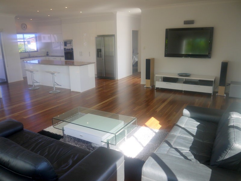 7 Corfu Street, Kawana Island QLD 4575