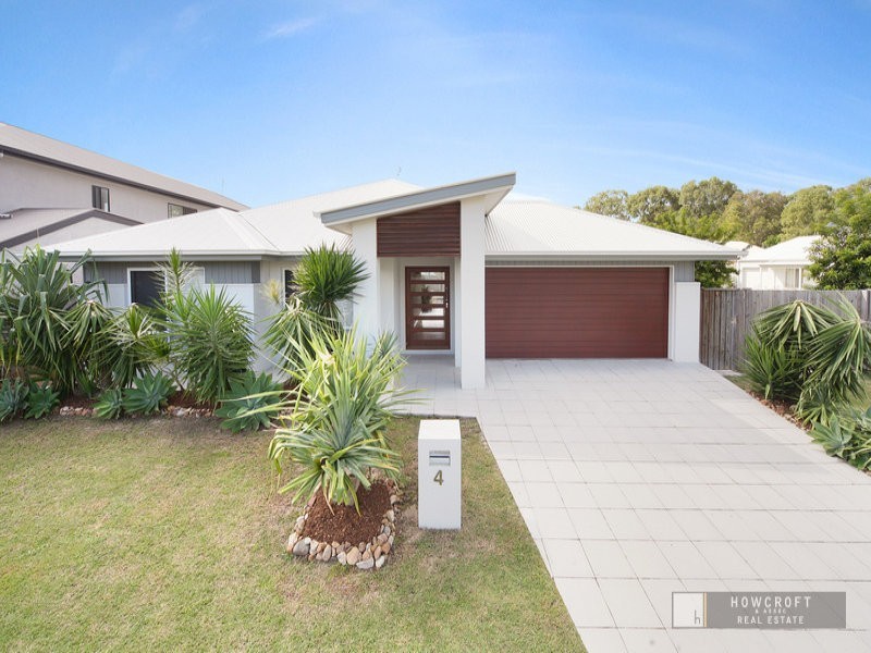 4 Bega Place, Kawana Island QLD 4575