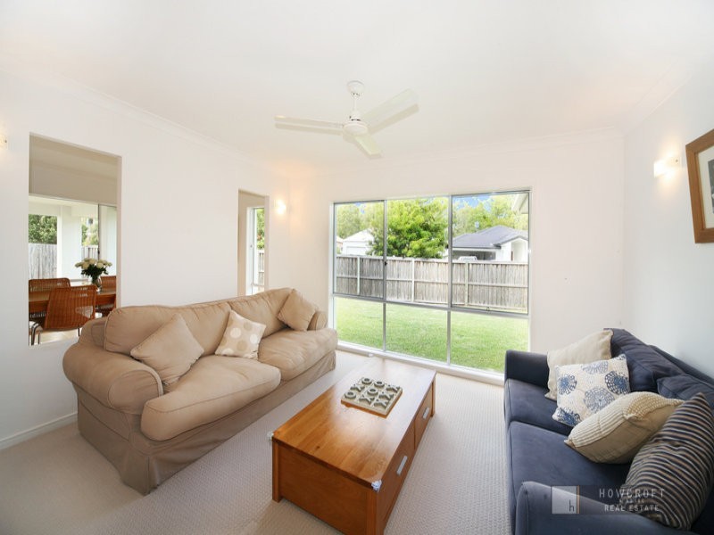 4 Bega Place, Kawana Island QLD 4575