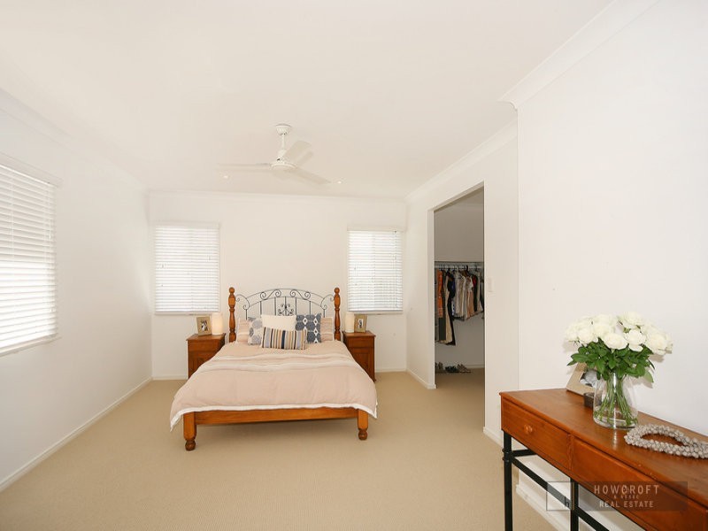 4 Bega Place, Kawana Island QLD 4575