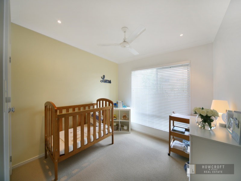 4 Bega Place, Kawana Island QLD 4575