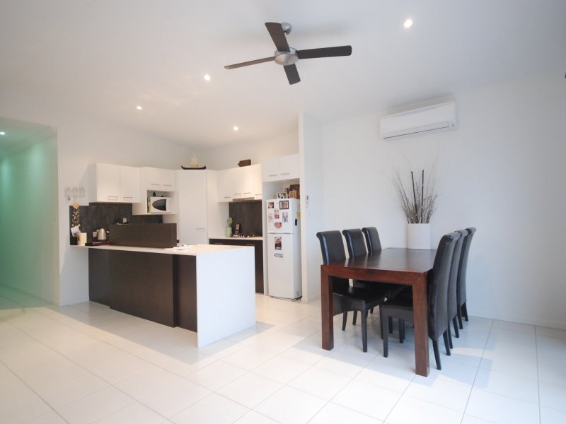 6 Dominica  Place, Kawana Island QLD 4575