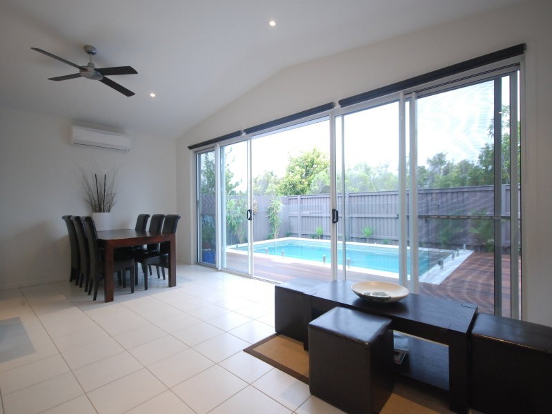 6 Dominica  Place, Kawana Island QLD 4575