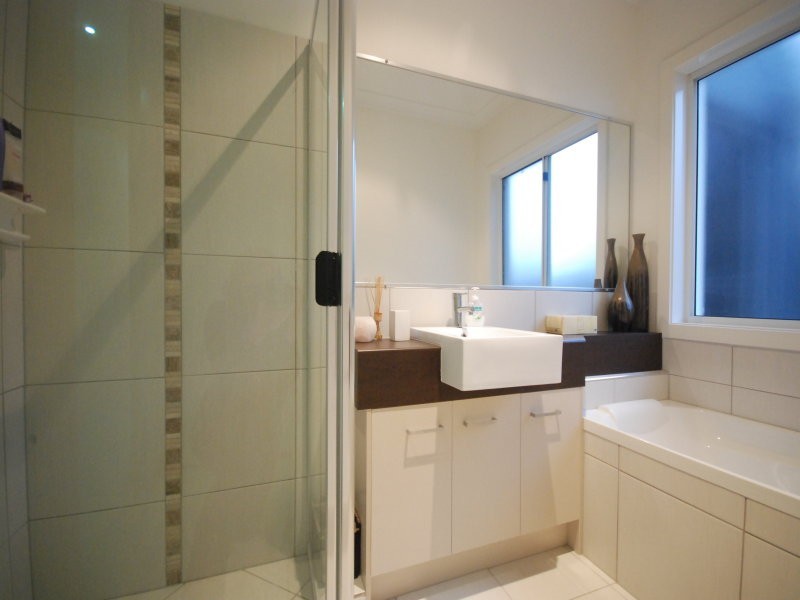 6 Dominica  Place, Kawana Island QLD 4575