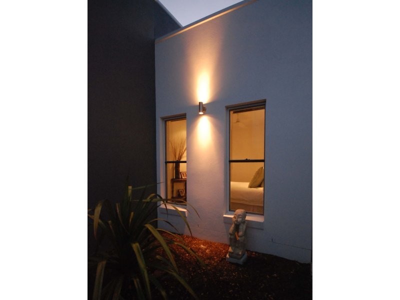 6 Dominica  Place, Kawana Island QLD 4575