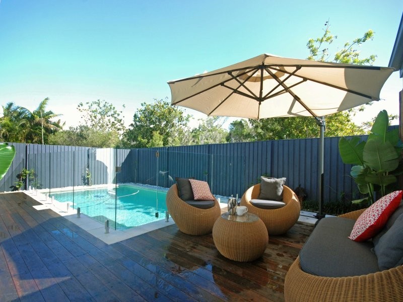 6 Dominica  Place, Kawana Island QLD 4575