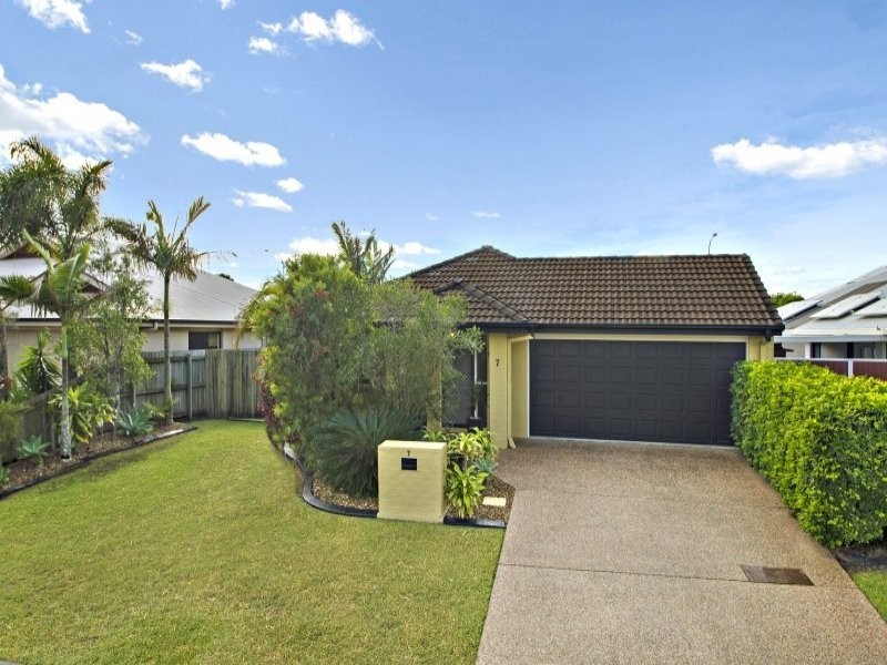7 Malta Place, Kawana Island QLD 4575