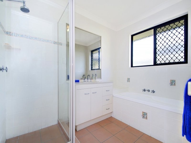 7 Malta Place, Kawana Island QLD 4575