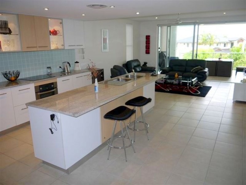 69/7 Grand Parade, Kawana Island QLD 4575