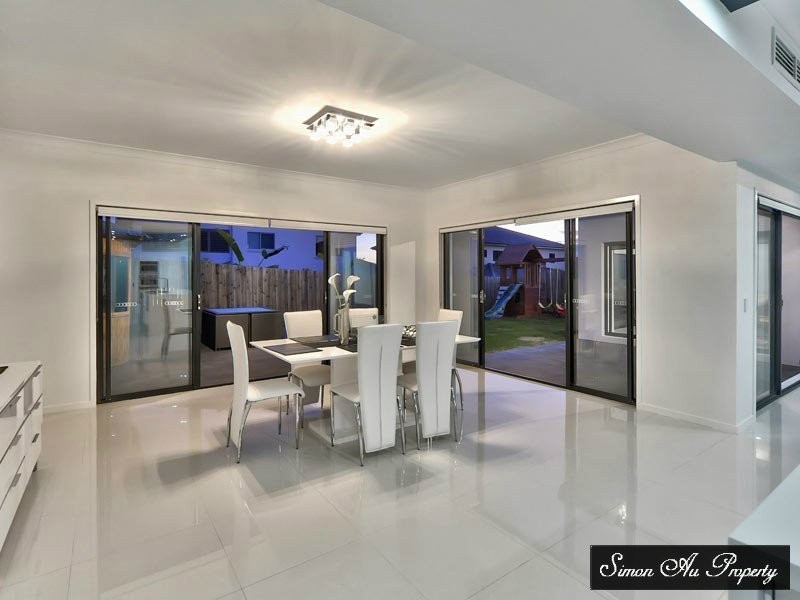 126 Hawthorn Circuit, Stretton QLD 4116