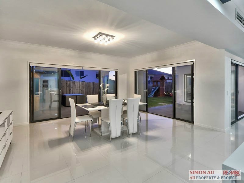 126 Hawthorn Cct., Stretton QLD 4116