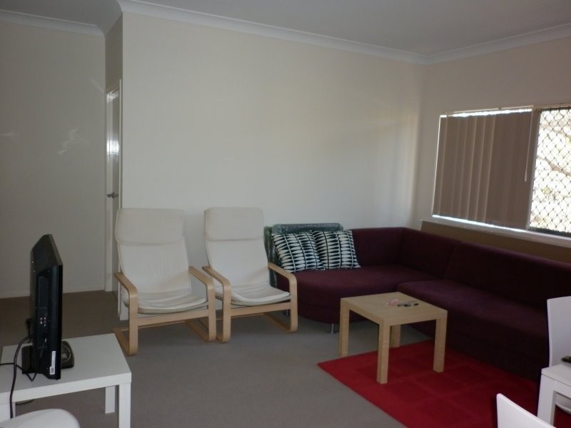 2/7 Joyce Street, Coopers Plains QLD 4108