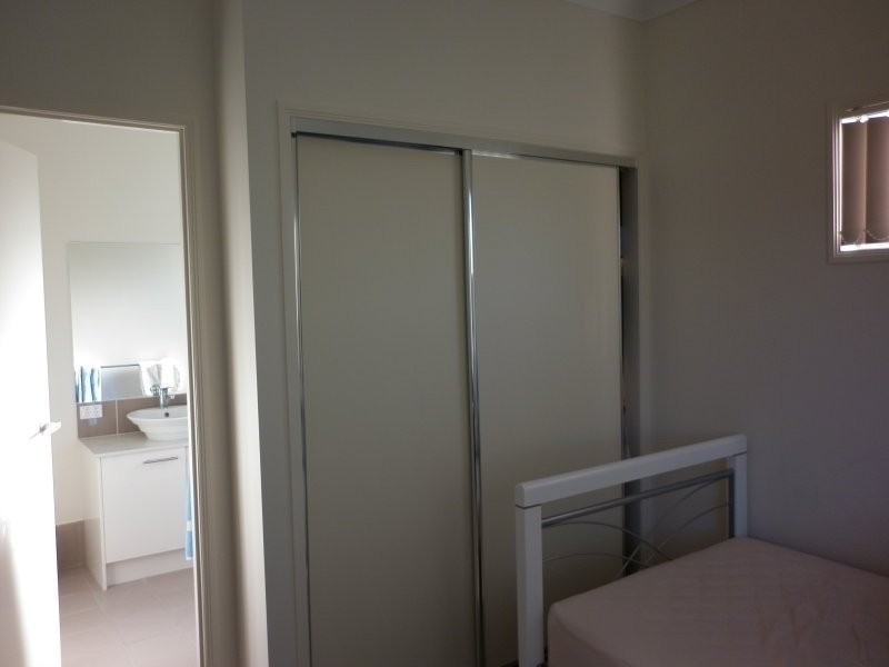 2/7 Joyce Street, Coopers Plains QLD 4108