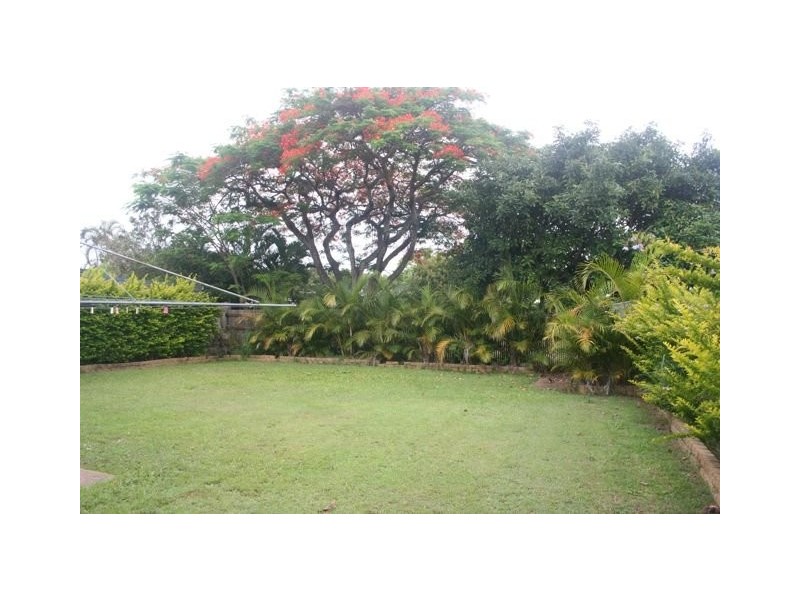 37 Lingle St, Robertson QLD 4109