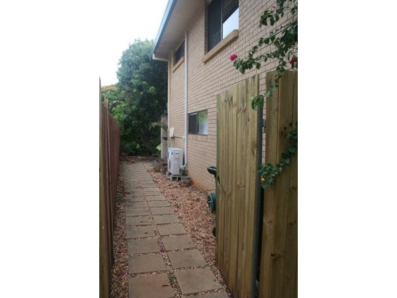 37 Lingle St, Robertson QLD 4109