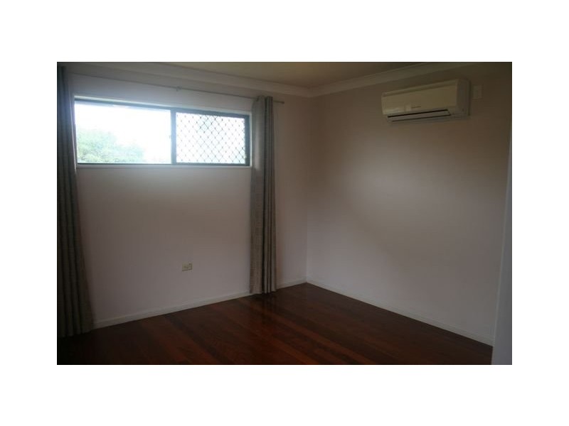 37 Lingle St, Robertson QLD 4109