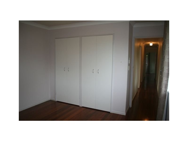 37 Lingle St, Robertson QLD 4109