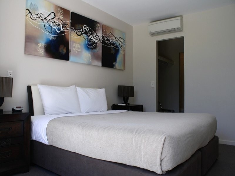 Hope Island QLD 4212